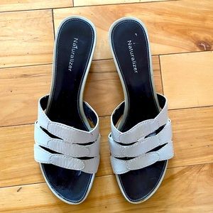 Naturalizer sandals, size 9.5, bone colour